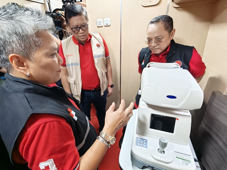 Jalankan Politik Kemanusiaan, Sekjen PDIP Berangkatkan Bus Klinik & Truk Laundry Bantu Korban Bencana Jabar