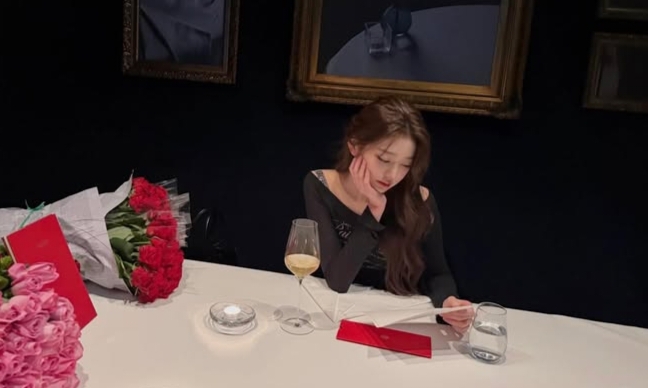 Pesona Wonyoung IVE: Unggahan Romantis Bareng Chef Michelin Jadi Sorotan