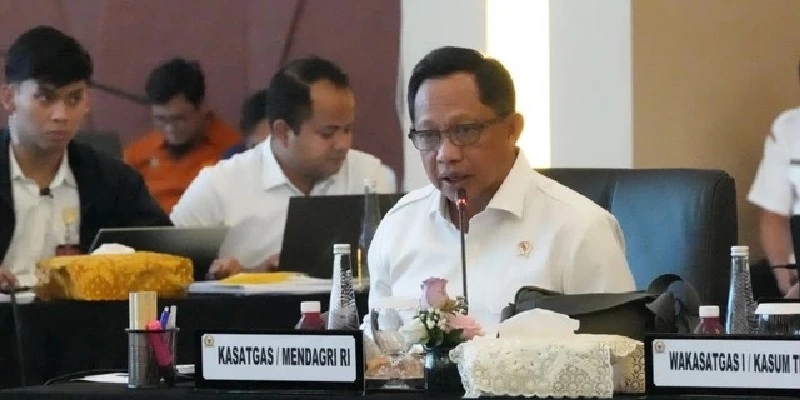 Mendagri Tito Sentil Pemda: Pendataan Lamban Hambat Pembangunan Rumah Korban Bencana