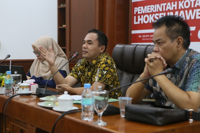 Tegas! Wali Kota Lhokseumawe Sayuti Abubakar Warning Keras RS dan Klinik Harus Gaji Karyawan Sesuai UMP