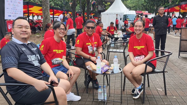 Hasto Kristiyanto dan Cucu Megawati Tinjau Produk Kreatif di Soekarno Run 2026