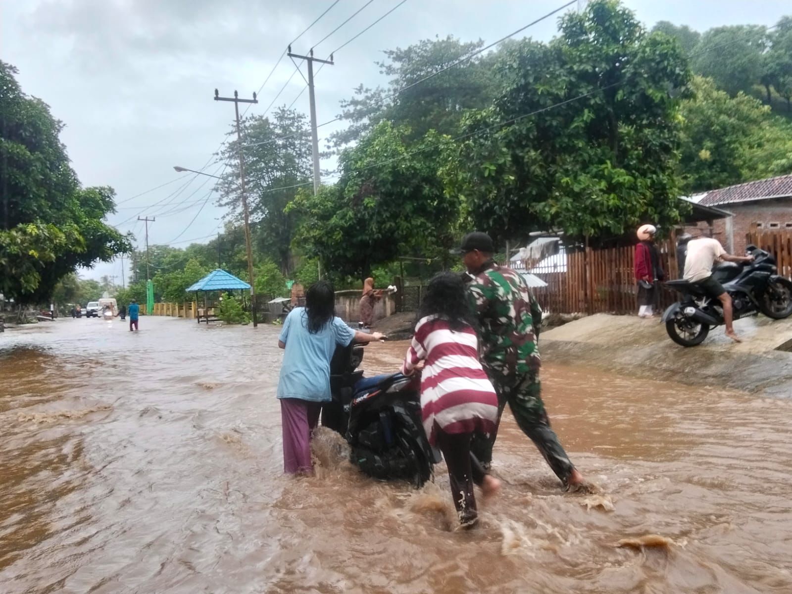 Sejumlah Wilayah Diterjang Banjir dan Longsor, BNPB Minta Pemda dan Masyarakat Bangun Kesiapsiagaan