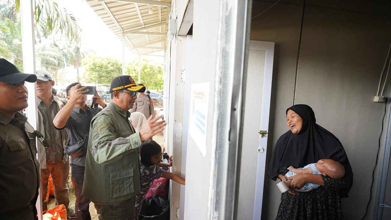 Sambangi Huntara Aceh Tamiang, Kepala BNPB Pastikan Logistik dan Air Bersih Pengungsi Terjamin