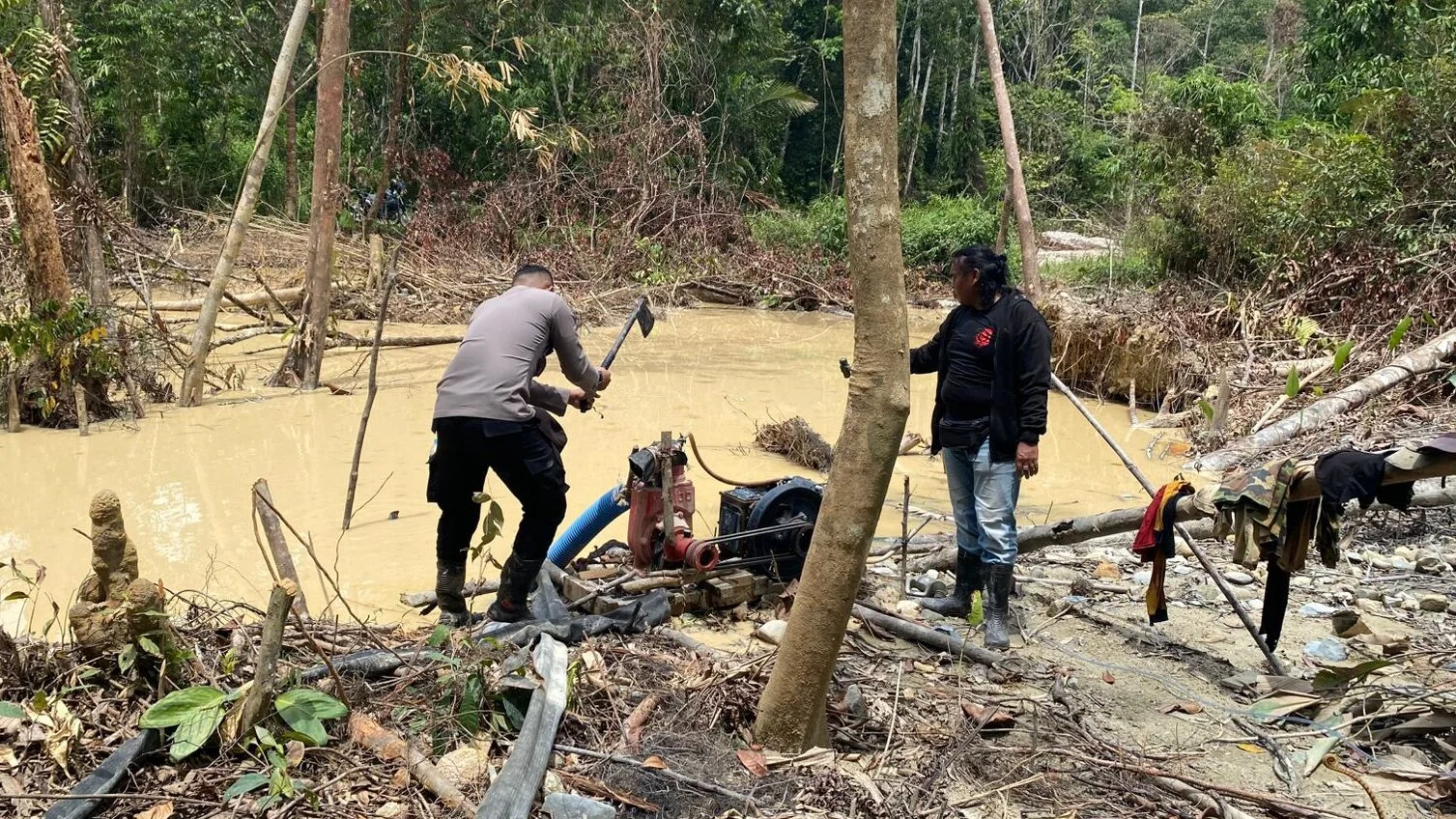 Cegah Kerusakan Sungai Besar, Forkopimcam Bunut Hulu Pasang Spanduk Larangan Tambang Ilegal