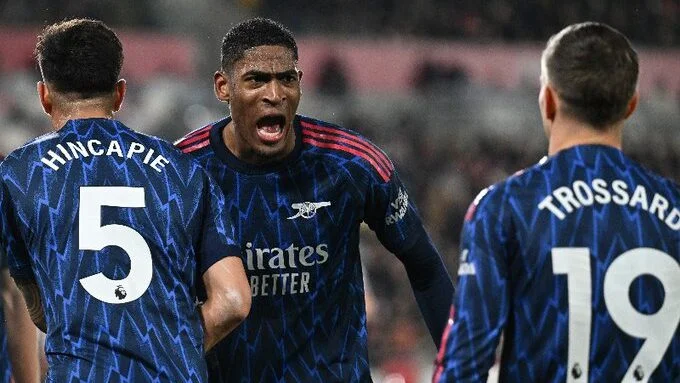 Hasil Liga Inggris: Arsenal Ditahan Imbang Brentford 1-1, Keunggulan dari Manchester City Kini Terpangkas Jadi Empat Poin