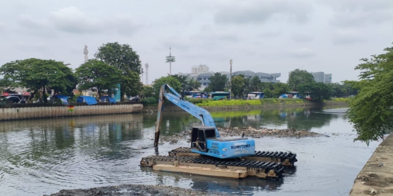 Antisipasi Cuaca Ekstrem, Dinas SDA DKI Jakarta Siagakan 1.205 Pompa dan Genjot Pengerukan Sungai