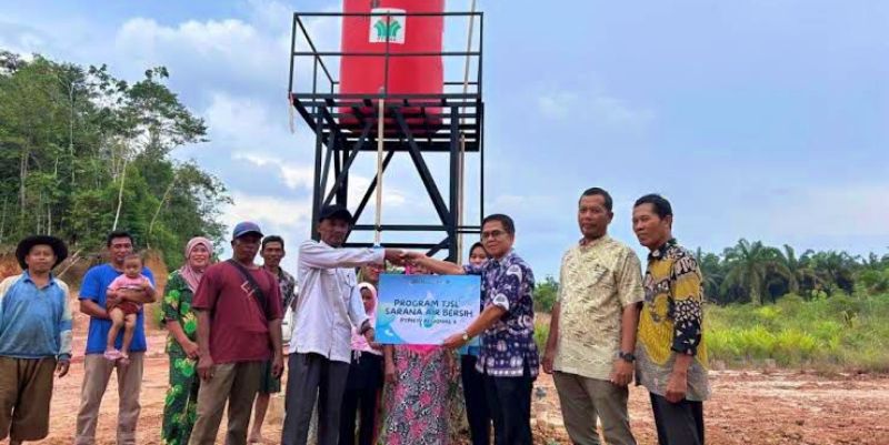 Perkuat Ketahanan Air Nasional, PTPN IV PalmCo Bangun 40 Fasilitas Sanitasi di Sumatera dan Kalimantan