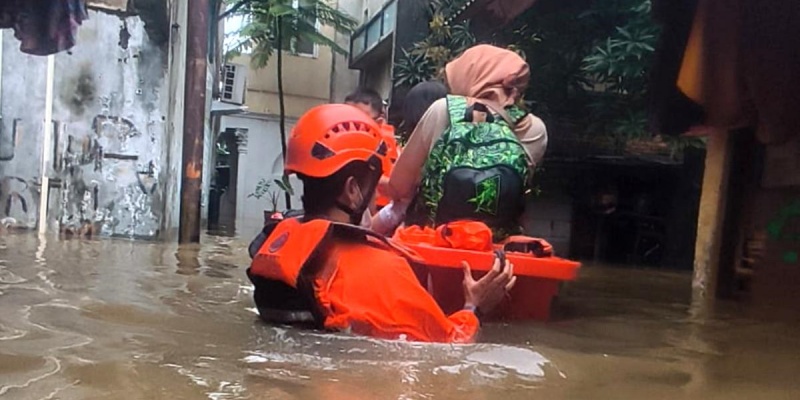 Jakarta Terkepung Banjir: 148 RT dan 20 Ruas Jalan Terendam, Warga Mulai Mengungsi