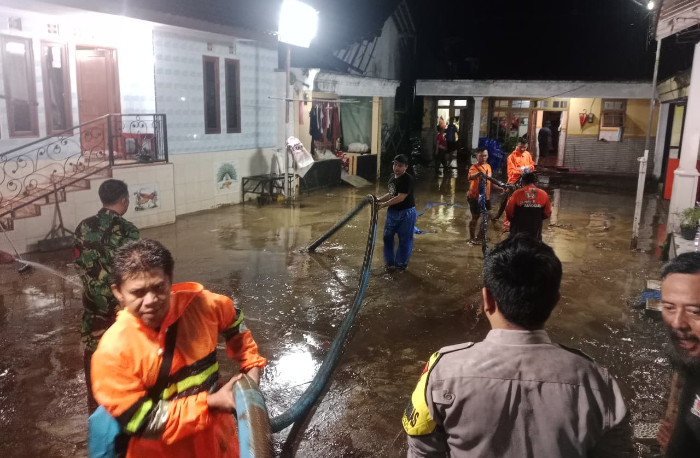 Situasi Terupdate Penanganan Bencana Banjir di Jember dan Karawang