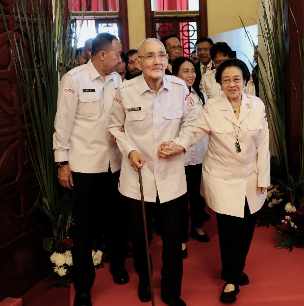Sekjen PDIP Ungkap Hubungan Akrab dan Saling Respek Megawati dan Try Sutrisno