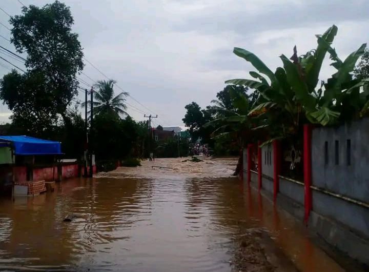 Tanah Bergerak di Bantargadung Sukabumi: 114 Rumah Rusak, Ratusan Warga Terpaksa Mengungsi