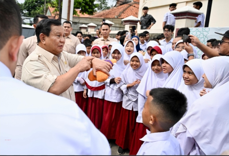Tegas! Presiden Prabowo Pastikan Program Makan Bergizi Gratis Harus Tetap Jalan, Meski Efisiensi Anggaran