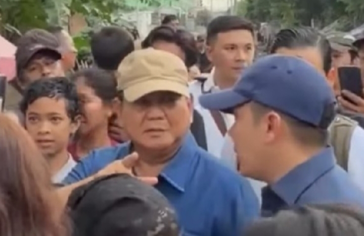 Aksi Blusukan Prabowo di Bantaran Rel Senen: Janjikan Hunian Layak Tengah Kota