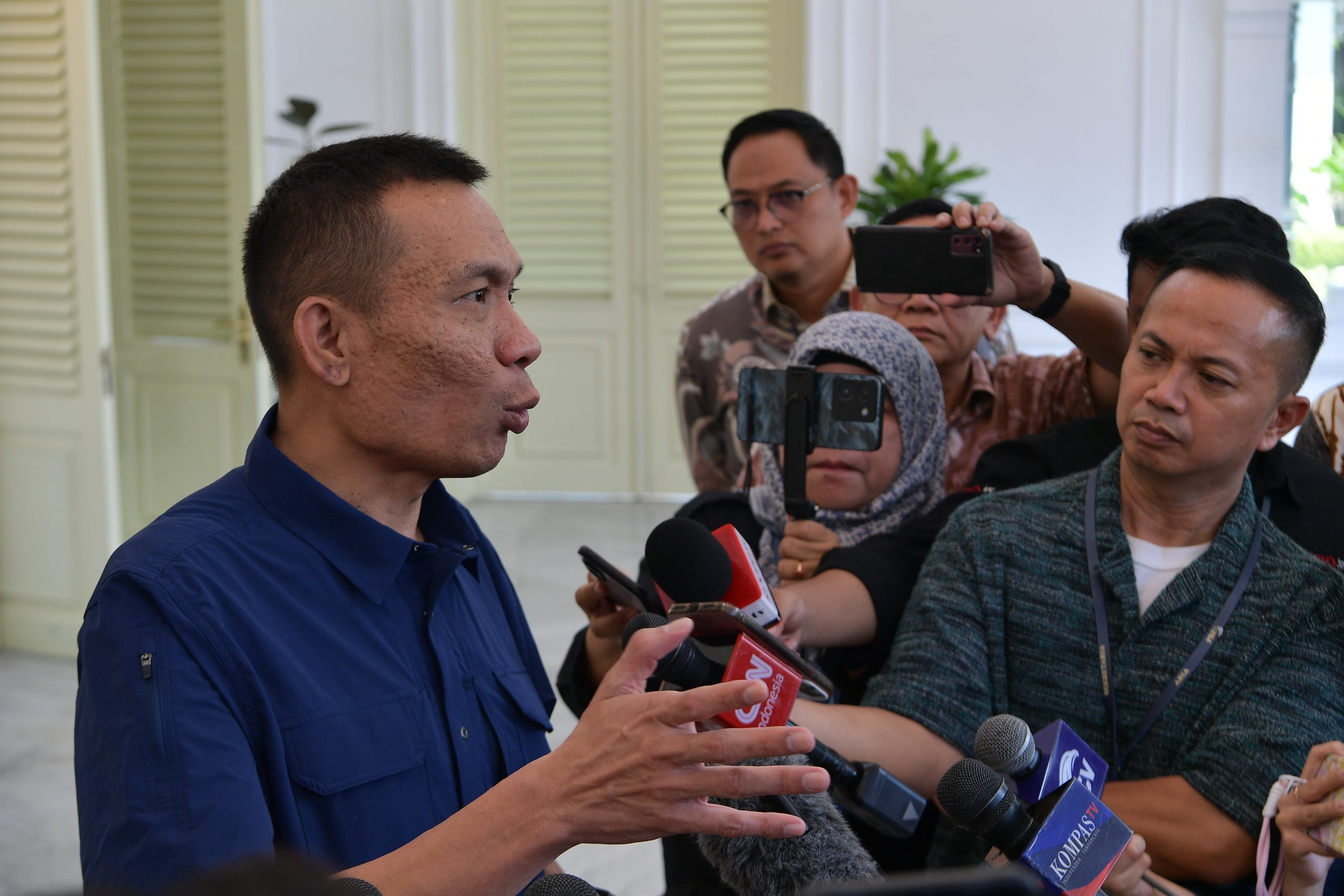 Gunakan Tiga Variabel Uji, Rismon Sianipar Pastikan Ijazah Jokowi dan Gibran Asli