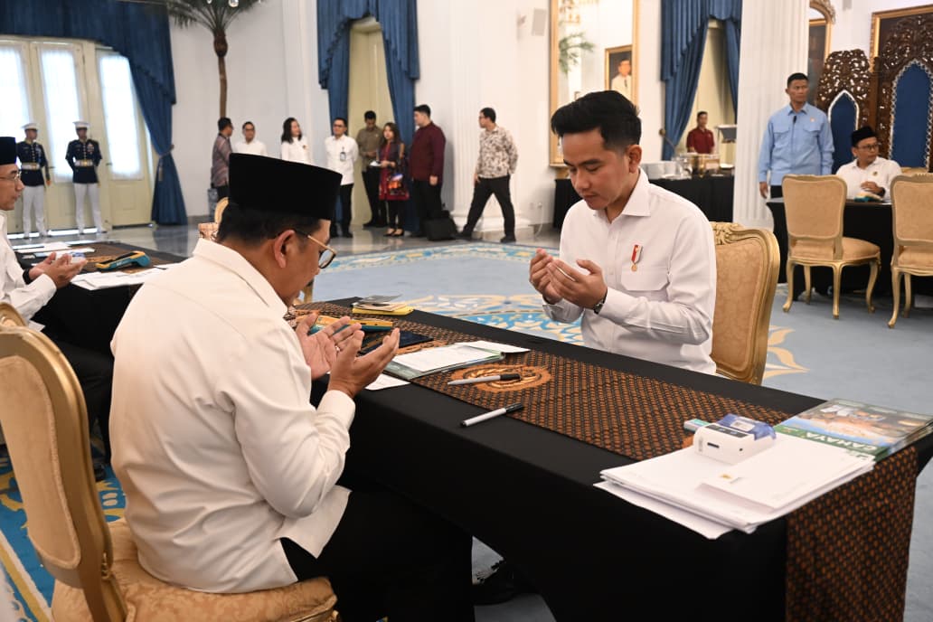 Presiden Prabowo dan Wapres Gibran Bayar Zakat di Istana, Dorong Konsolidasi Lembaga Ekonomi Keagamaan