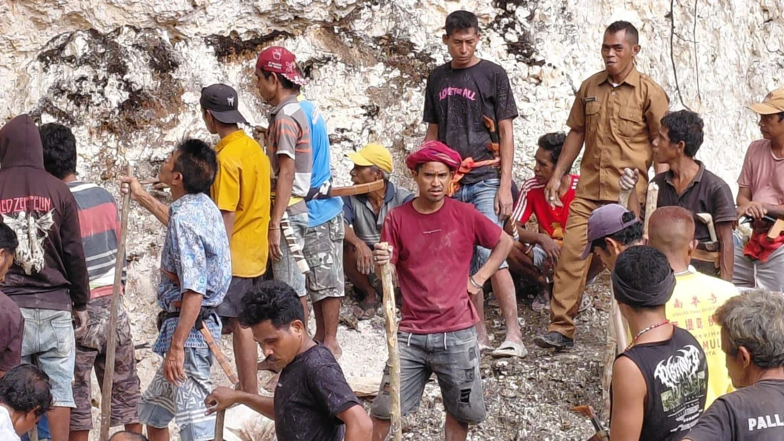 Longsor Maut di Sumba Barat Daya: Dua Pekerja Proyek Tewas Tertimbun di Desa Djalamanu
