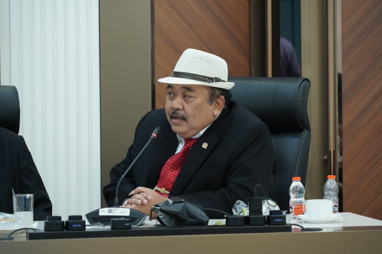 Rencana WFH Mingguan untuk Hemat BBM Dikritik: Berisiko Meleset dan Bebankan Rakyat Kecil