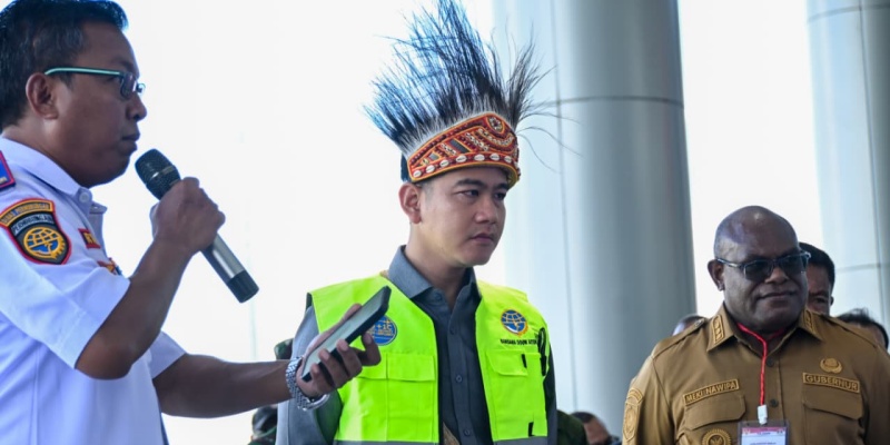 Tinjau Bandara Douw Aturure Nabire, Wapres Gibran Tekankan Percepatan Konektivitas Udara Papua Tengah