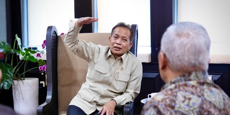 Dorong Koperasi Masuk Sektor Energi, Menkop Ferry Juliantono Gandeng PLN Perkuat Ekonomi Desa