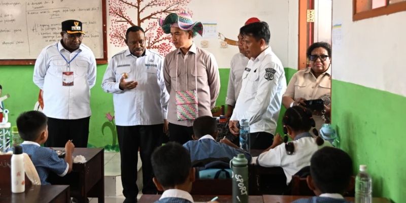 Wapres Gibran Tinjau Makan Bergizi Gratis di Raja Ampat: Pastikan Anak di Wilayah Terluar Tak Terabaikan