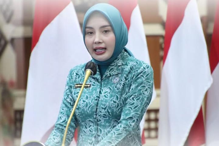 Ketua TP PKK Aisyah Thisia Sabran Salurkan Bantuan Nutrisi CSR Bank Kalteng