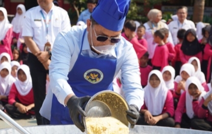 Aksi Masak Besar Bobon Santoso di Jakarta Timur: Strategi Cerdas Edukasi Gizi Seimbang!