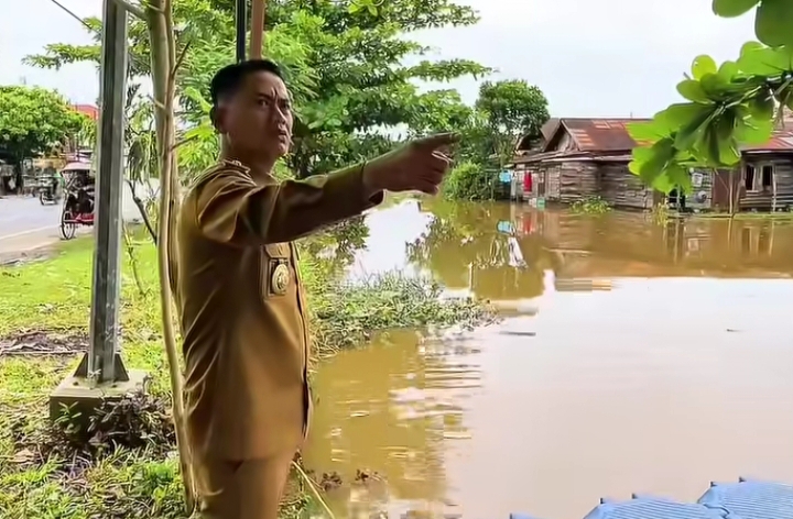 Cek Langsung! Wali Kota Banjarmasin Pastikan Sungai Teluk Dalam Bebas Sampah demi Cegah Banjir