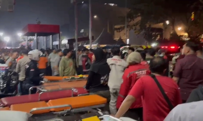 Tragedi Berdarah di Stasiun Bekasi Timur: Benarkah Taksi Listrik Green SM Jadi Pemicu Tabrakan Maut?