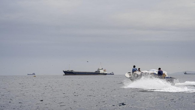 AS Blokade Selat Hormuz, Enam Kapal Dagang Dipaksa Putar Balik