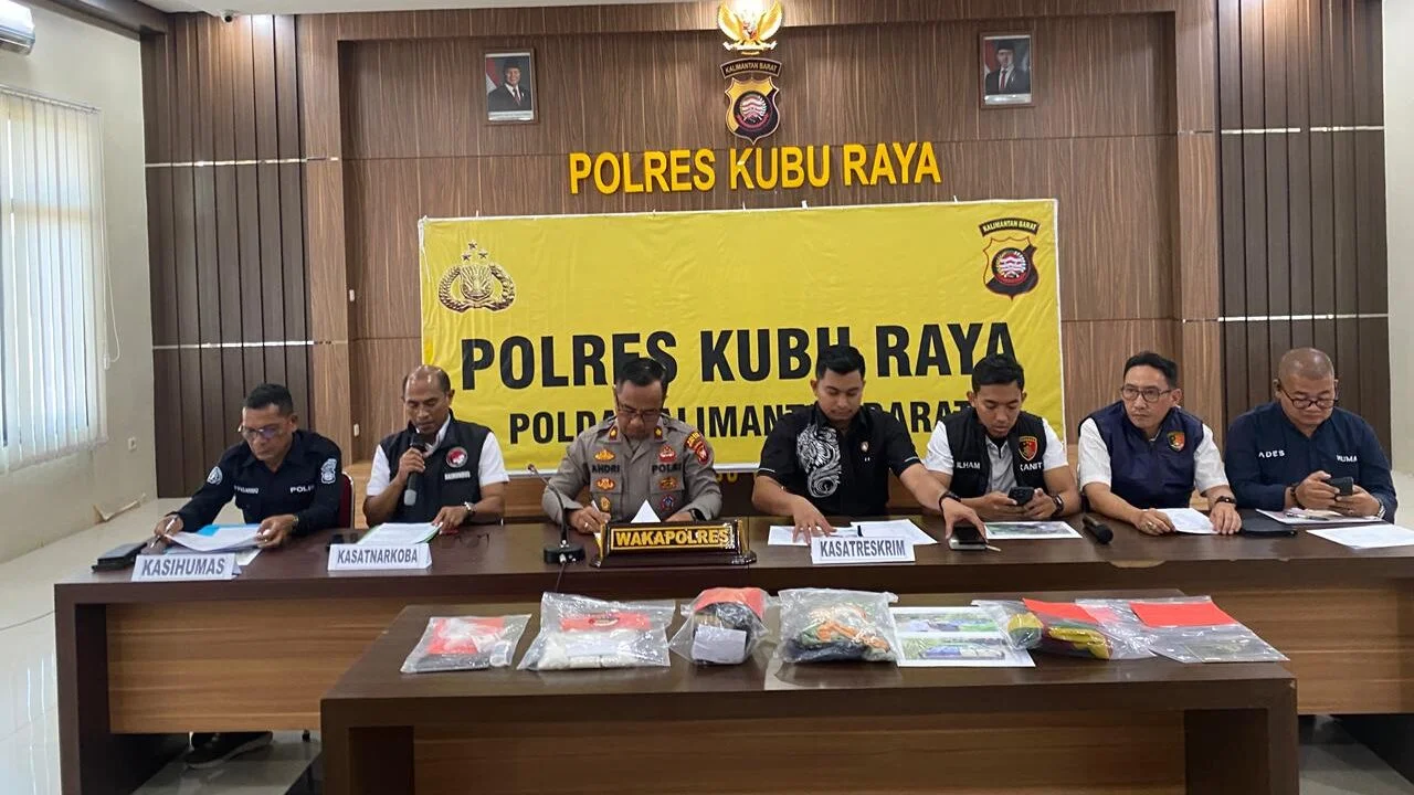 Sembunyikan Sabu di Balik 5 Lapis Celana Dalam, Mahasiswa Kurir Narkoba Diringkus di Bandara Supadio