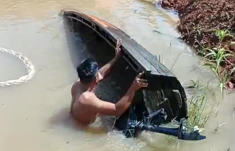 Polisi dan Warga Sisir Perairan Cari Pria Hilang di Sungai Kapuas Sanggau