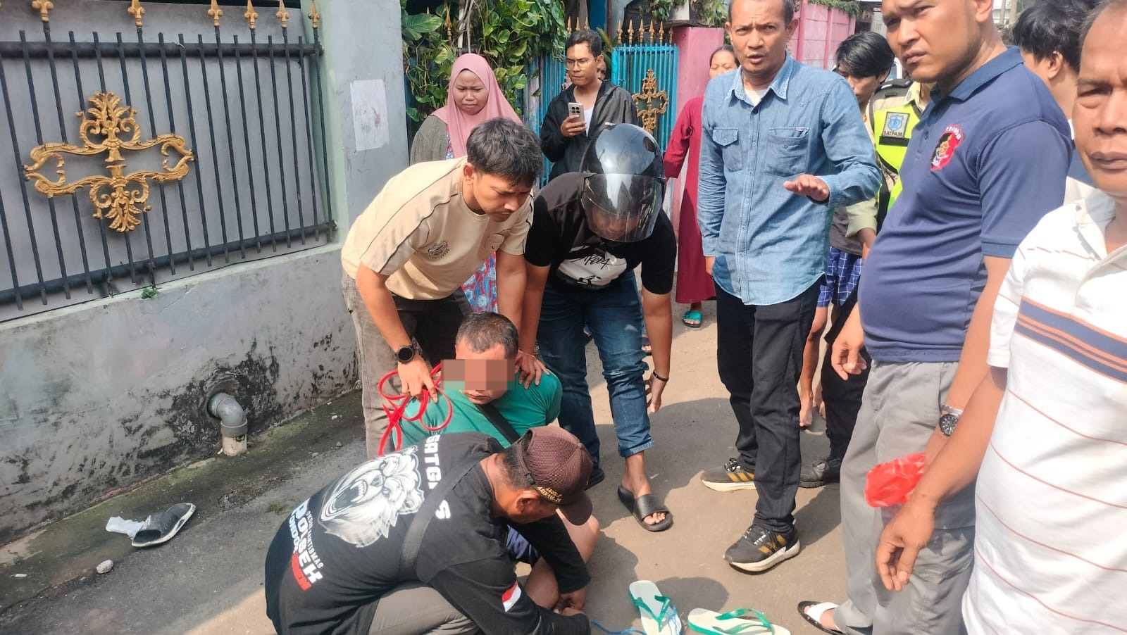 Polisi Ciduk Pria Diduga Tusuk Ibu Rumah Tangga di Pondok Aren