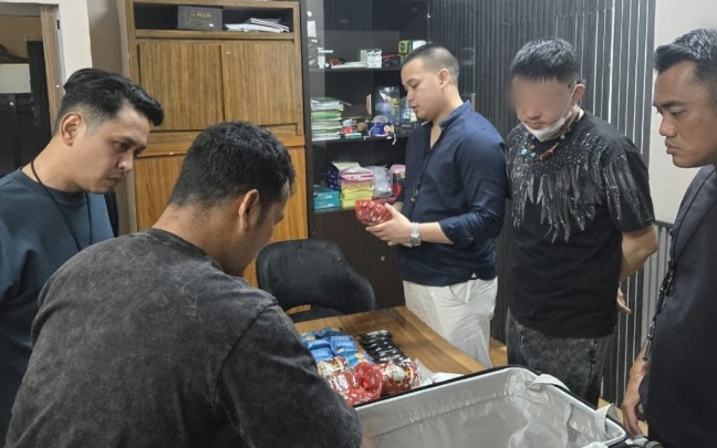 Satresnarkoba Polres Jakbar Ringkus WNA Asal China, Sita berbagai macam Narkotika