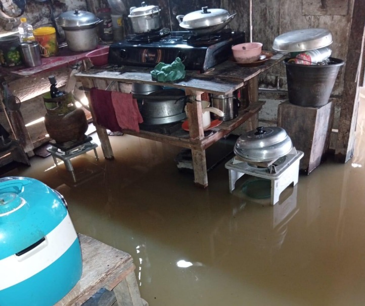 Banjir dan Longsor Menerjang Sejumlah Wilayah, BMKG: Waspada Hujan Lebat dan Angin Kencang!