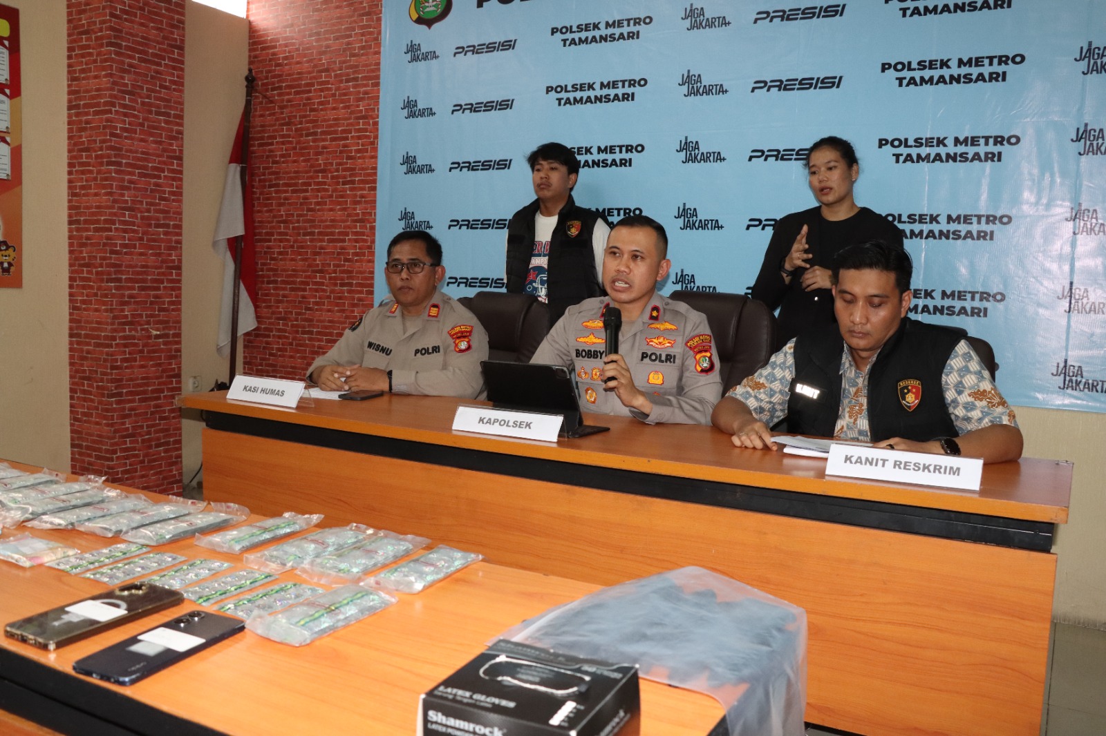 Ungkap Penjualan Obat Keras Ilegal Berkedok Toko Kosmetik, Polsek Metro Tamansari Sita Ribuan Pil