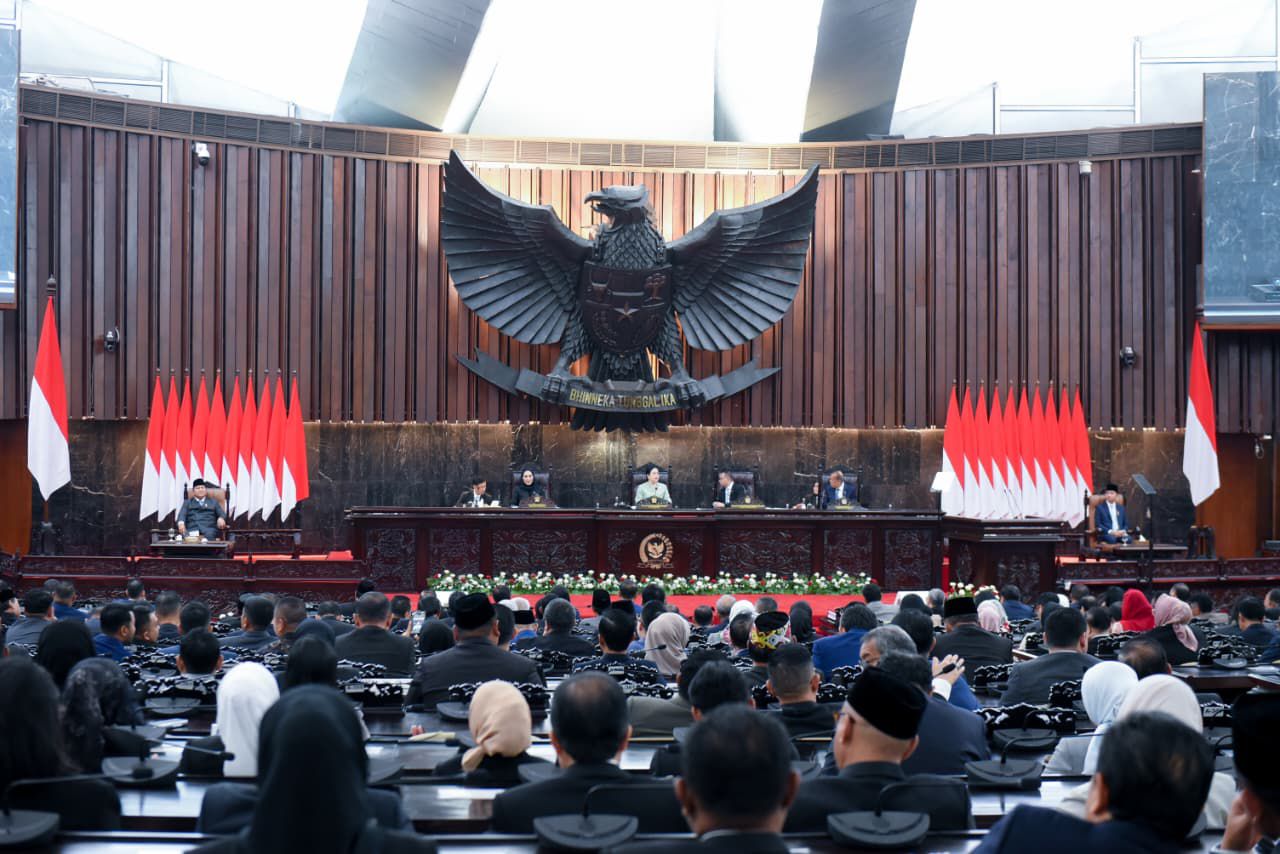 Mikrofon Wakil Ketua DPR Sufmi Dasco Diduga Bocor, Terdengar Seruan “Asal jangan teriak hidup Jokowi.”
