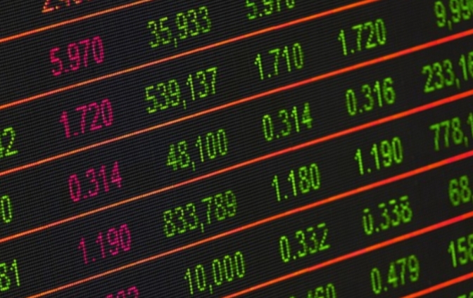 IHSG Terjun Bebas 13,8 Persen: Momentum Emas Berburu Saham Diskon di 2026