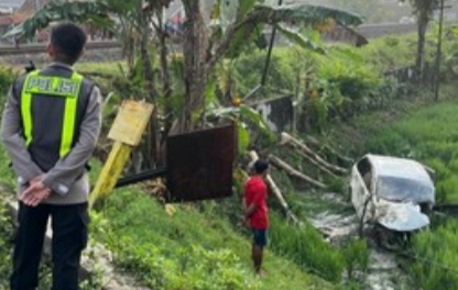 Tragedi Subuh di Grobogan: KA Argo Bromo Anggrek Hantam Avanza, Empat Nyawa Melayang