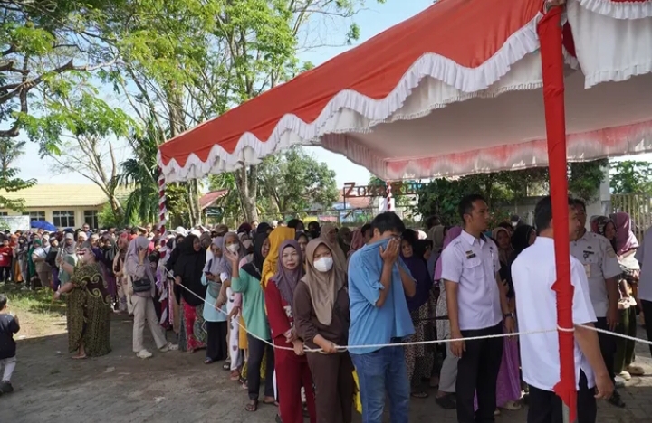 Warga Banjarmasin Serbu Sembako Murah, Wali Kota Yamin Siapkan Taktik Jitu Redam Inflasi!