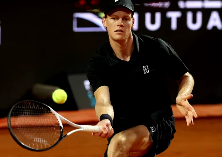 Hujan Badai Tunda Duel Sengit Sinner vs Medvedev di Semifinal Italian Open 2026