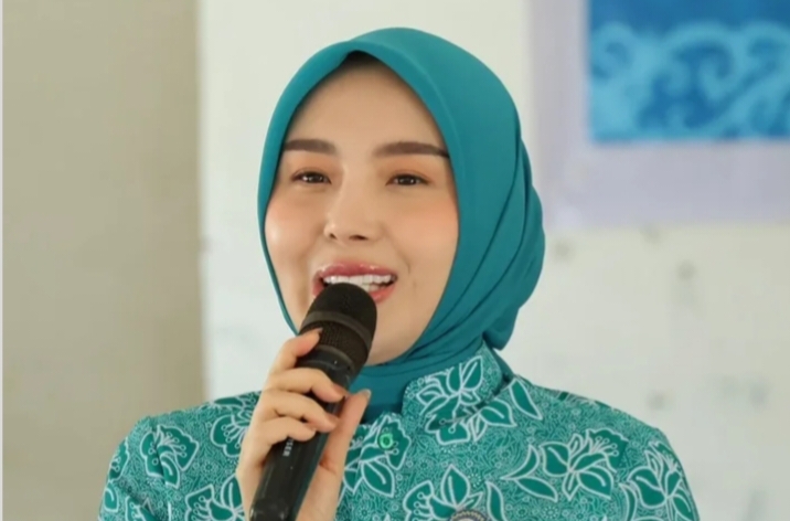 Aisyah Thisia Sabran Dorong Solidaritas Sosial: Aksi Nyata TP PKK Kalteng Rawat Kemuliaan Lansia