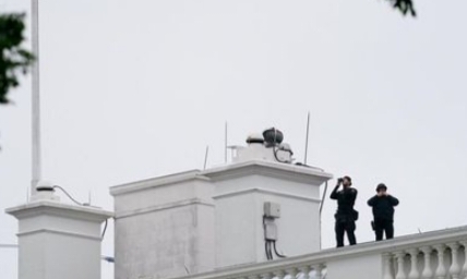 Mencekam! Baku Tembak Meletus di Dekat Gedung Putih, Pelaku Tewas dan Donald Trump Dievakuasi?