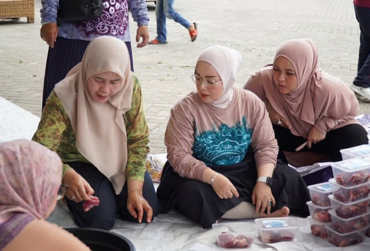 Langkah Nyata TP PKK Banjarmasin: Atasi Stunting Lewat Penyaluran Daging Kurban Ramah Lingkungan