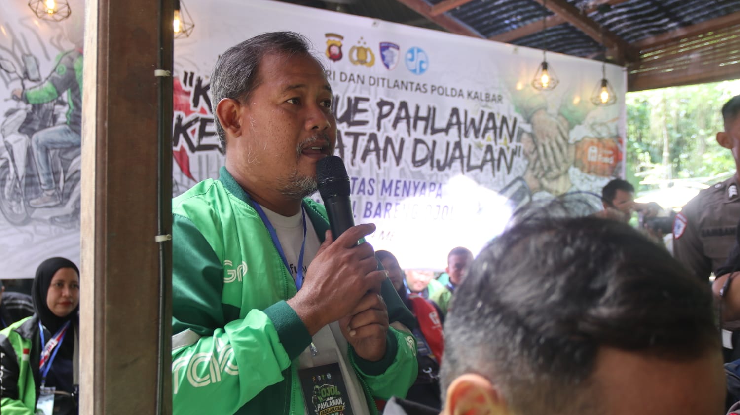 Korlantas Polri Gelar Acara Polantas Menyapa Ojol di Pontianak Guna Tingkatkan Keselamatan
