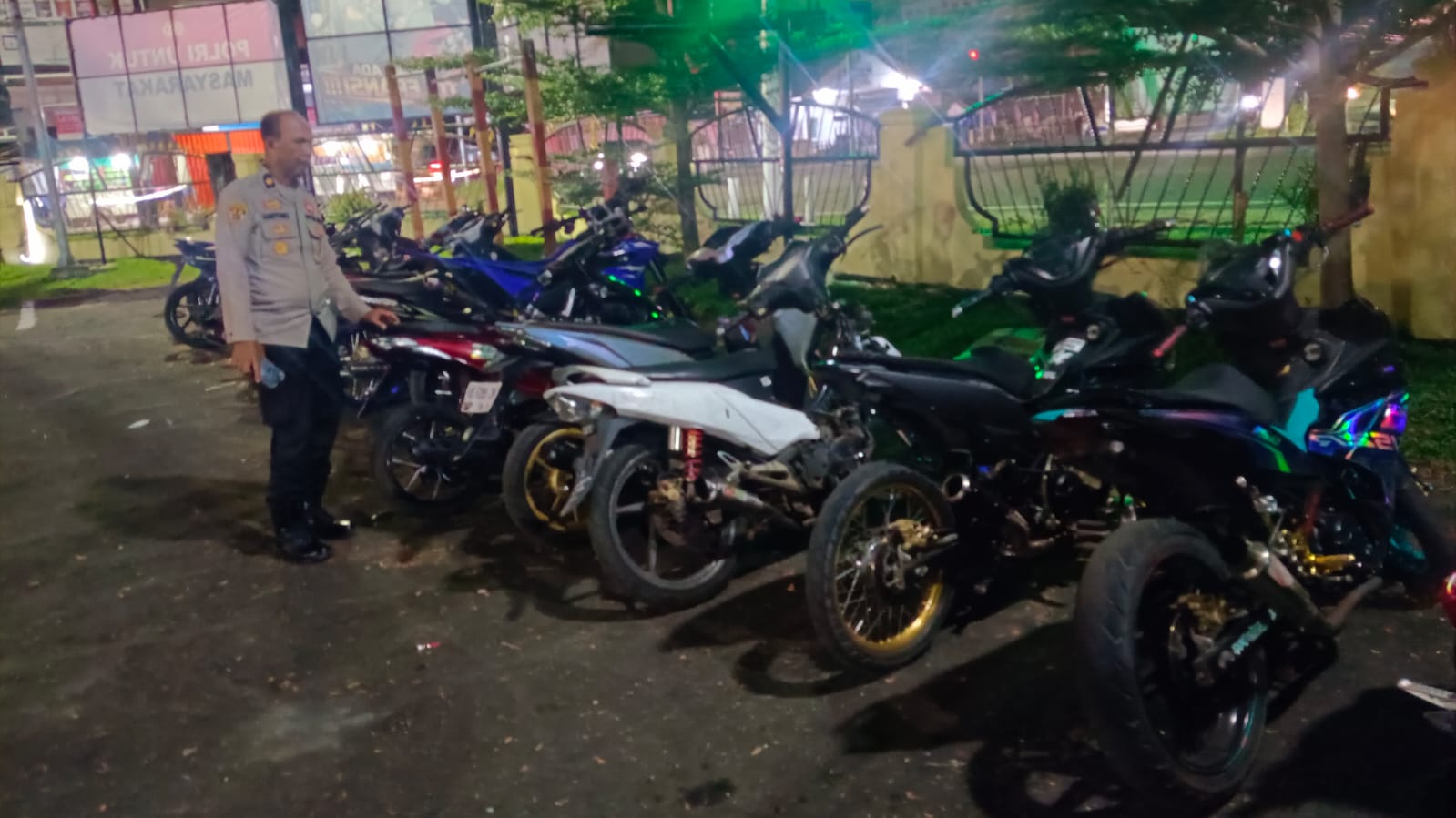 Polres Ketapang Amankan Sepuluh Motor Dalam Penertiban Knalpot Brong Malam Akhir Pekan