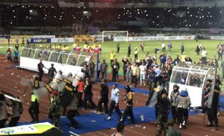 Sepak Bola Indonesia Kembali Bikin Malu dengan Banyaknya Kerusuhan!!!!
