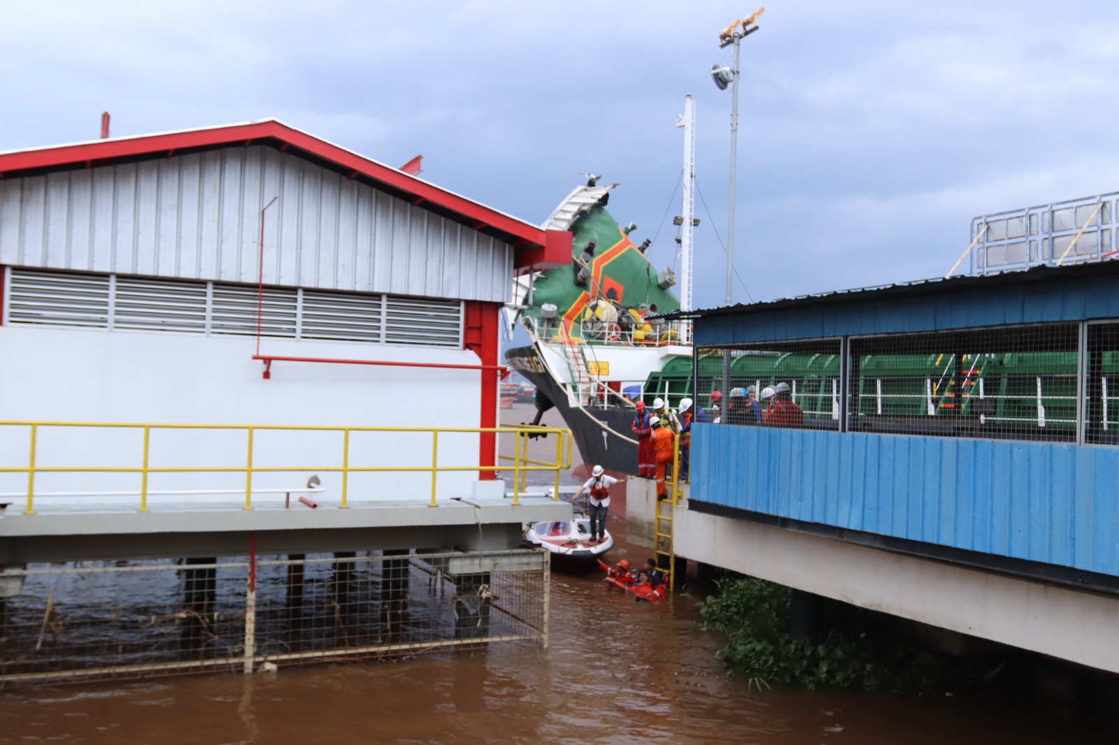 Pertamina Patra Niaga Regional Kalimantan Gerak Cepat Tangani Kejadian di IT Pontianak, Pastikan Operasional dan Pasokan BBM Tetap Aman