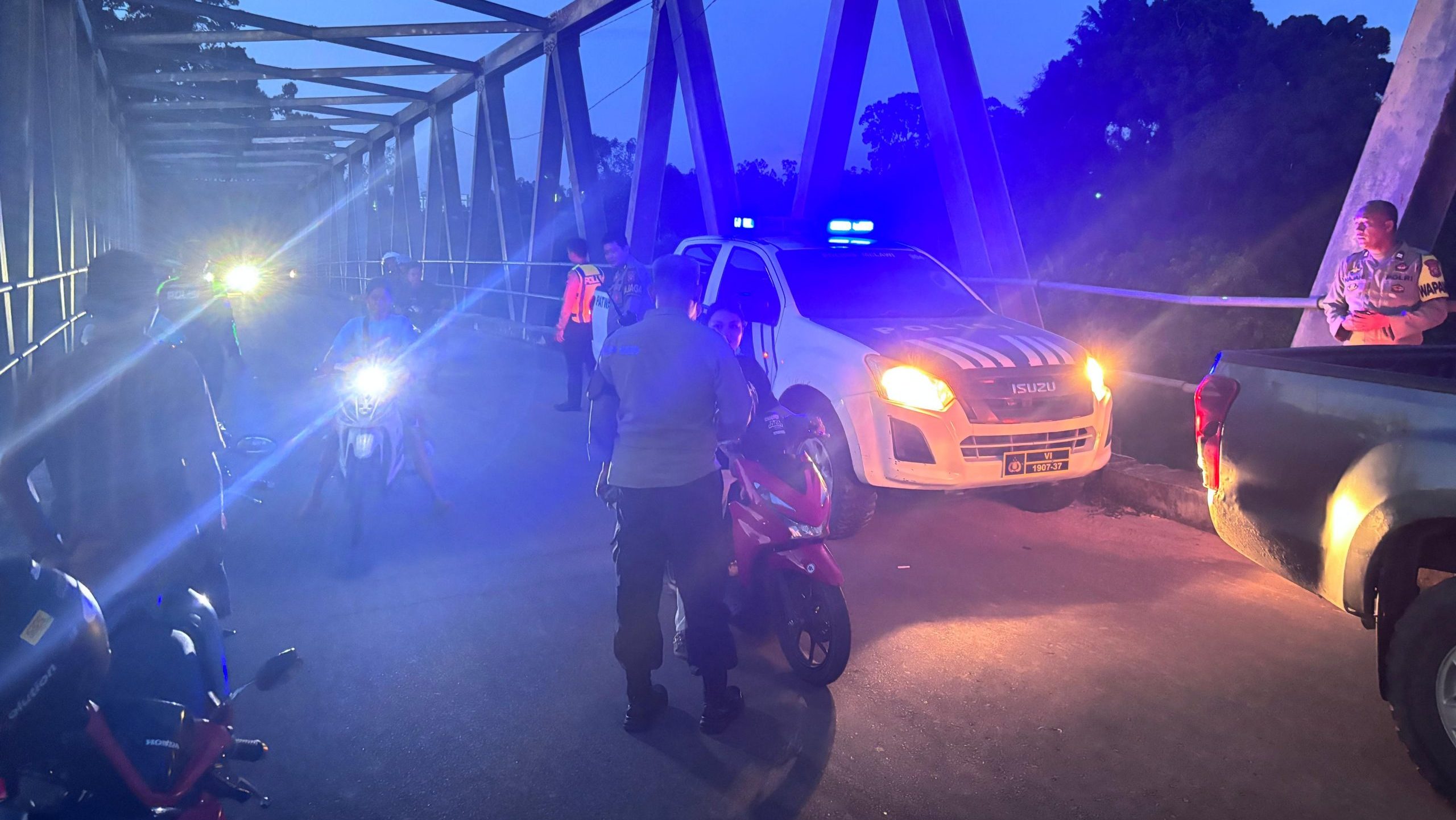 Polisi Bubarkan Balapan Liar di Jembatan Melawi Usai Terima Aduan Warga