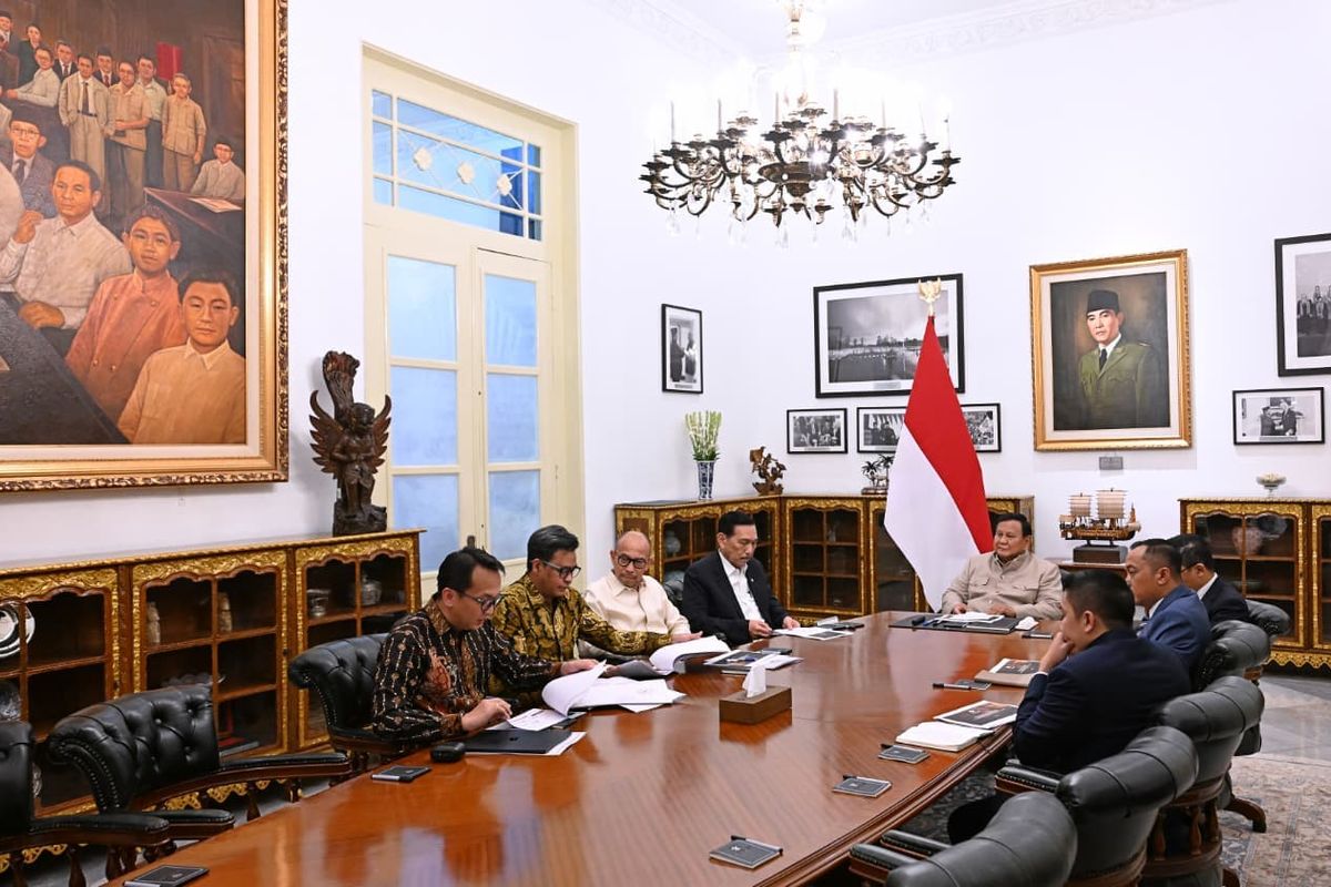 Luhut Targetkan 'Digital Single ID' Berbasis AI Rampung Akhir 2026 untuk Bansos Tepat Sasaran