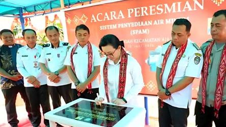 Bupati Landak Larang Warga Tanam Sawit di Hulu Sungai Demi Jaga Pasokan Air Bersih